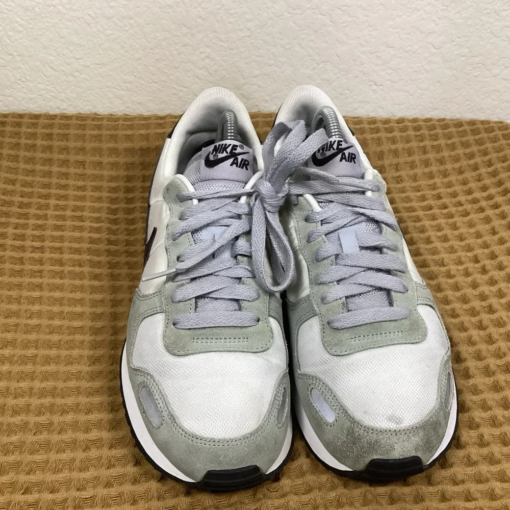 Nike Internationalist Mens Sz 9 White Grey Retro Runner Shoes Sneakers